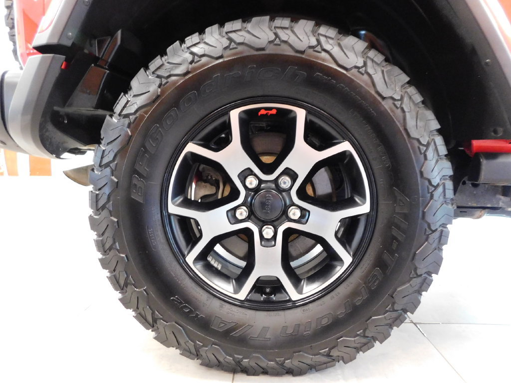 Used 2020 Jeep Wrangler Unlimited Rubicon w/ Dual Top Group AWD/4WD image 14
