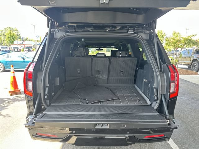 Certified 2025 Ford Expedition Max Platinum w/ Stealth Performance Package AWD/4WD image 26