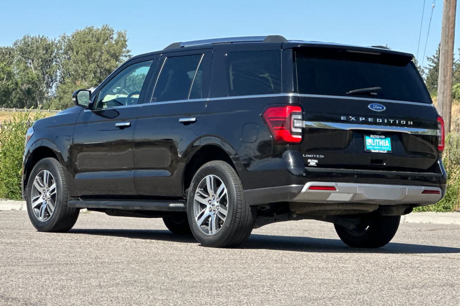 Certified 2024 Ford Expedition Limited AWD/4WD image 6