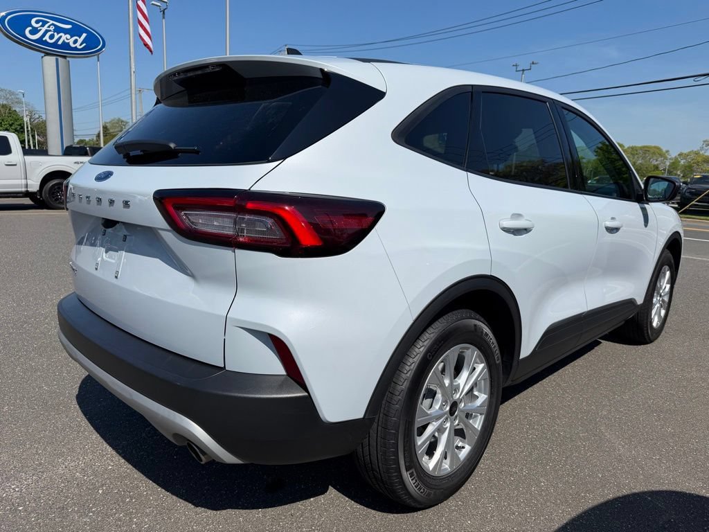 Certified 2025 Ford Escape Active FWD image 10