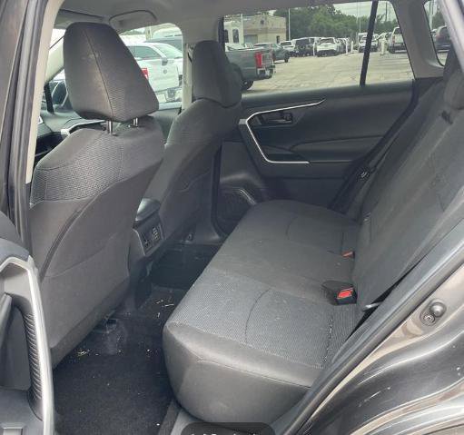 Used 2022 Toyota RAV4 LE FWD image 5
