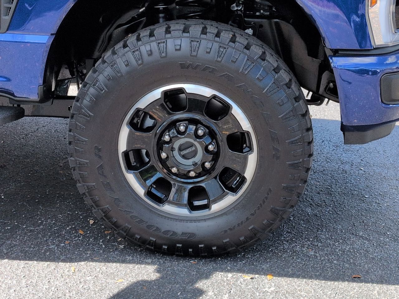 Certified 2026 Ford F250 Platinum w/ Tremor Off-Road Package image 10