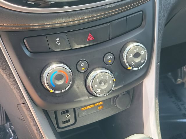 Used 2019 Chevrolet Trax LT w/ LT Convenience Package FWD image 31