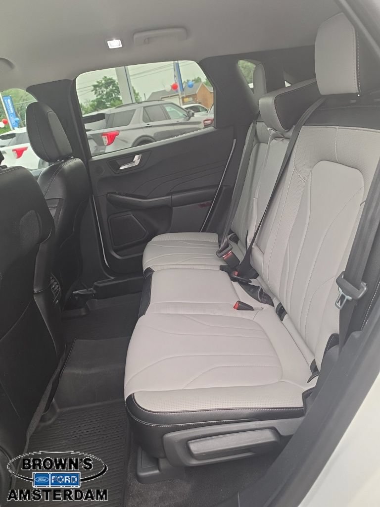 Certified 2025 Ford Escape Platinum w/ Premium Technology Package AWD/4WD image 14