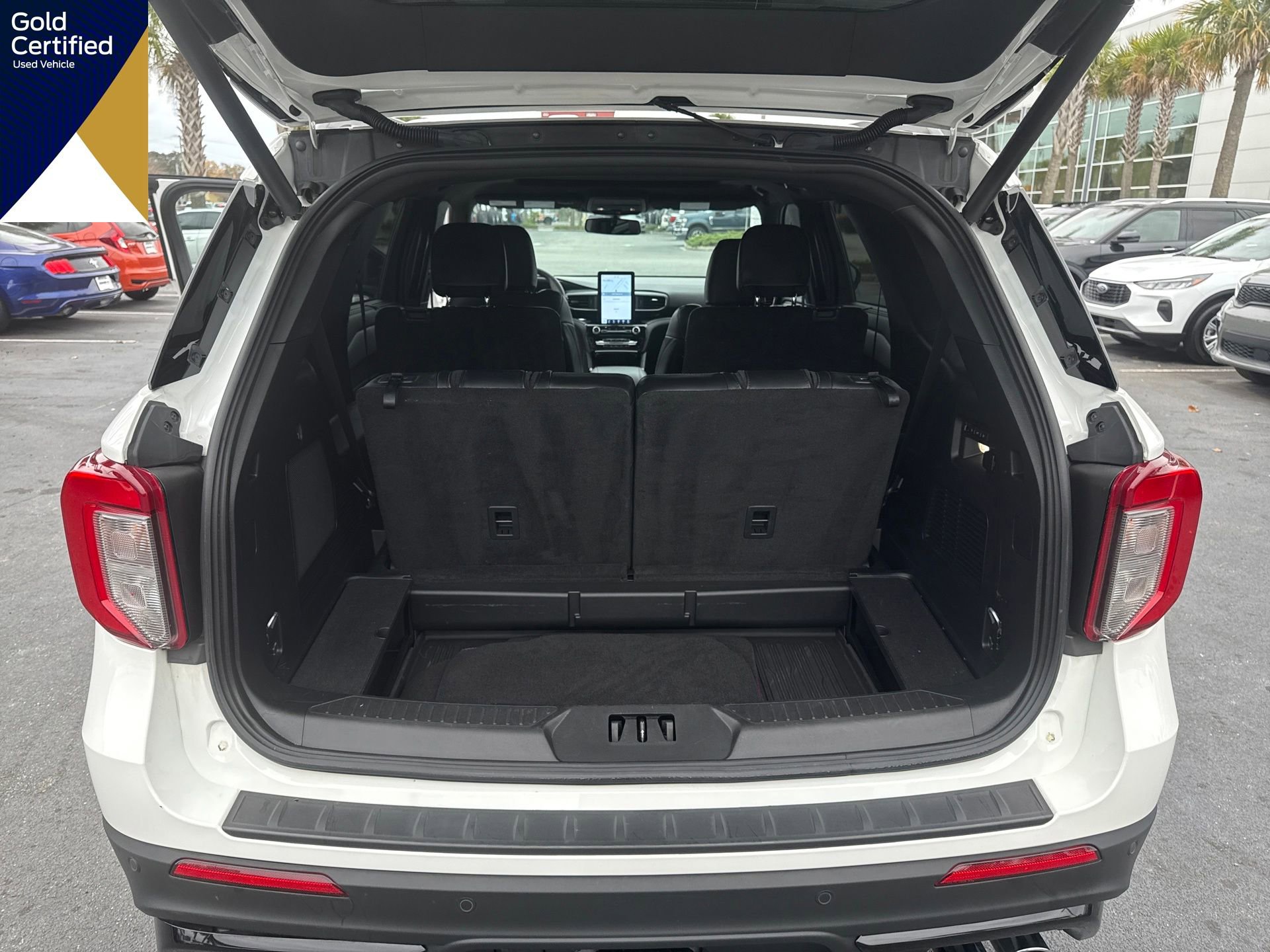 Certified 2024 Ford Explorer ST w/ Equipment Group 401A image 27