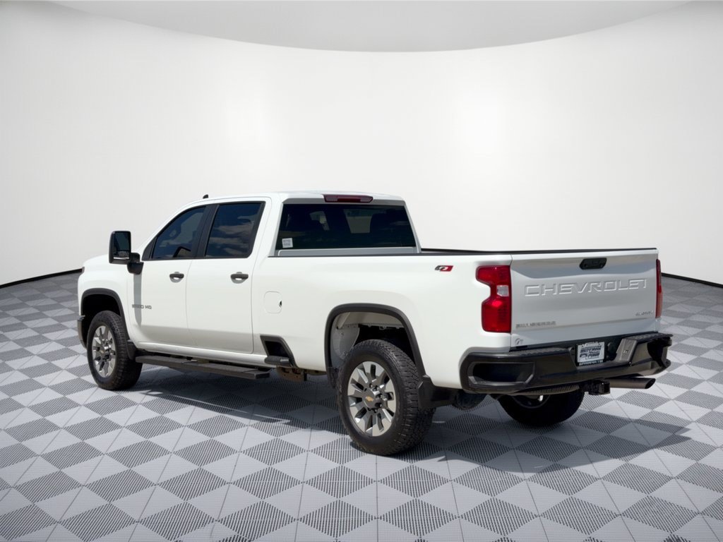 Used 2025 Chevrolet Silverado 2500 Custom w/ Custom Convenience Package AWD/4WD image 3