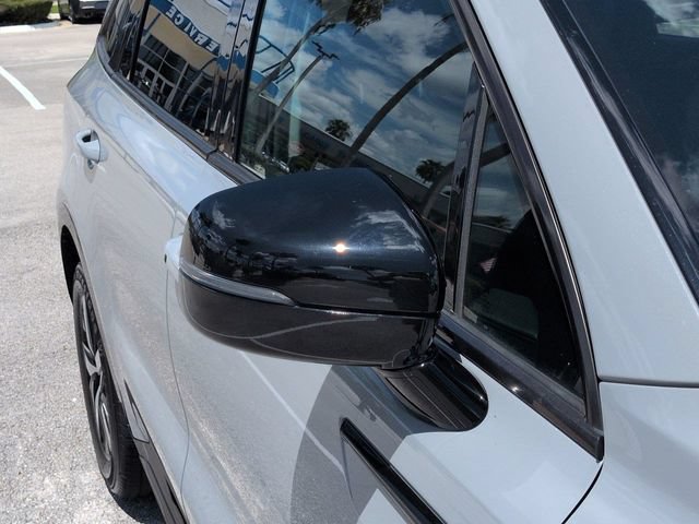 Used 2022 Kia Sorento EX w/ Panoramic Sunroof Package FWD image 12