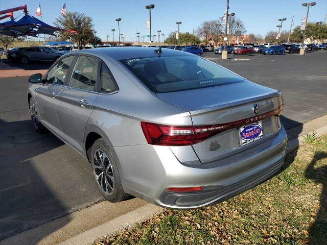 Used 2025 Volkswagen Jetta S image 2