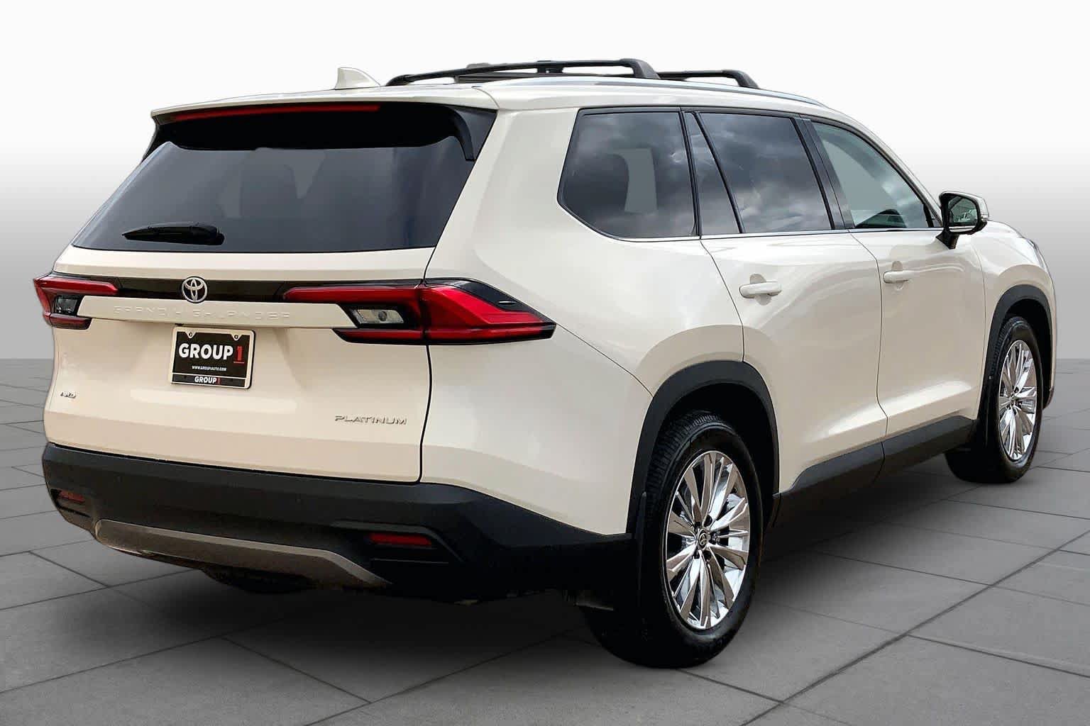 Used 2024 Toyota Grand Highlander AWD image 13