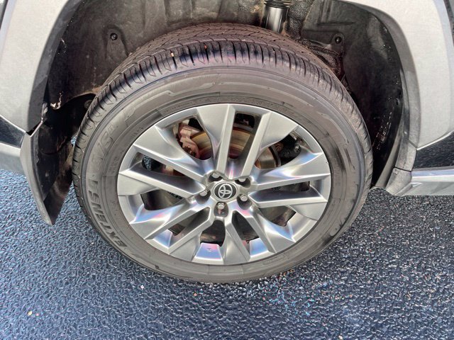 Used 2022 Toyota RAV4 XLE Premium FWD image 9