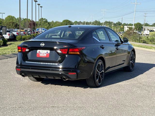Used 2023 Nissan Altima 2.5 SR w/ SR Premium Package FWD image 3