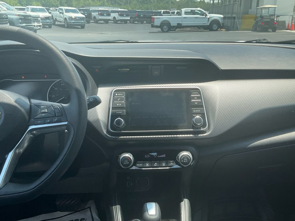 Used 2019 Nissan Kicks SV FWD image 19