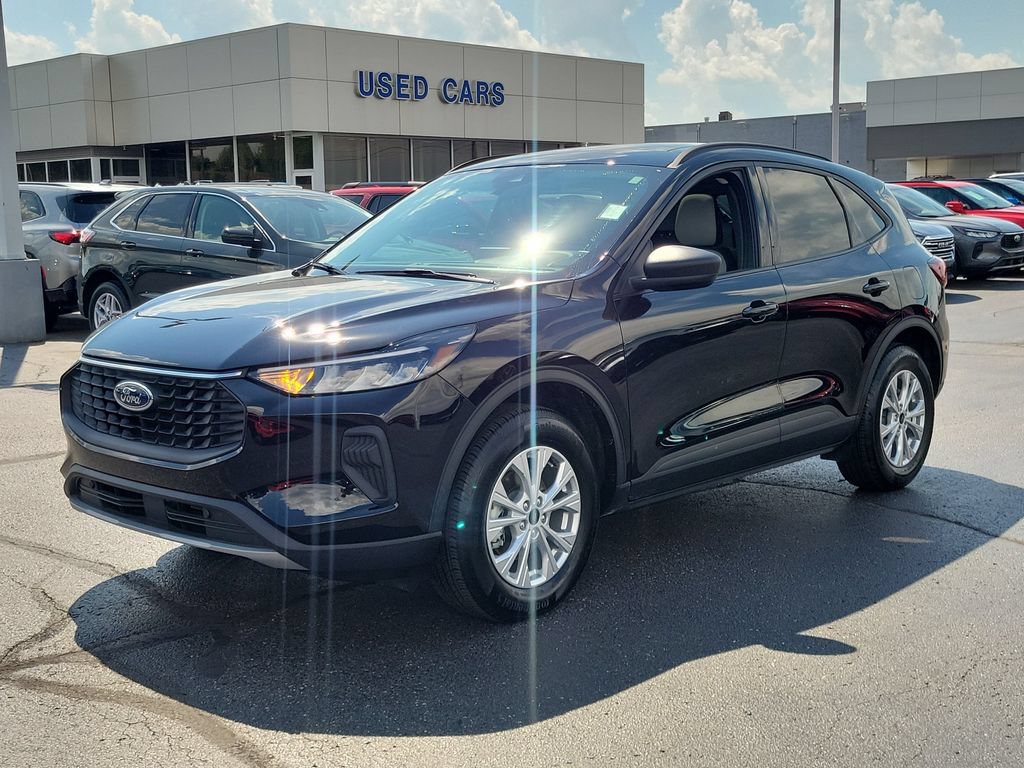 Certified 2026 Ford Escape Active w/ Cold Weather Package AWD/4WD image 8