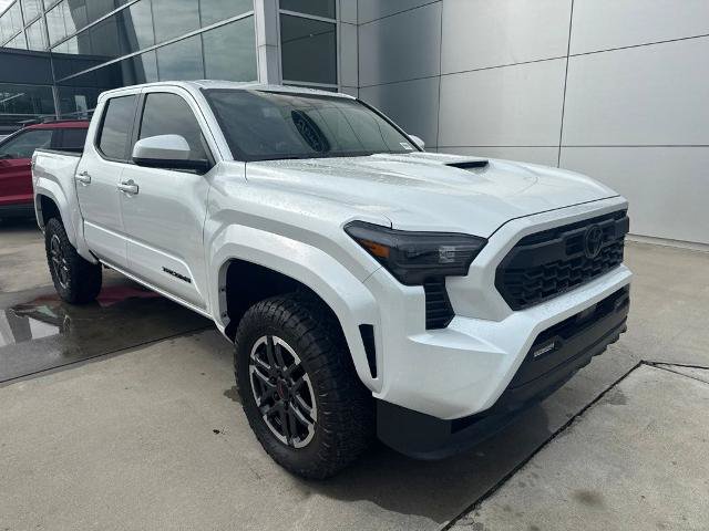 Used 2026 Toyota Tacoma TRD Sport AWD/4WD image 1