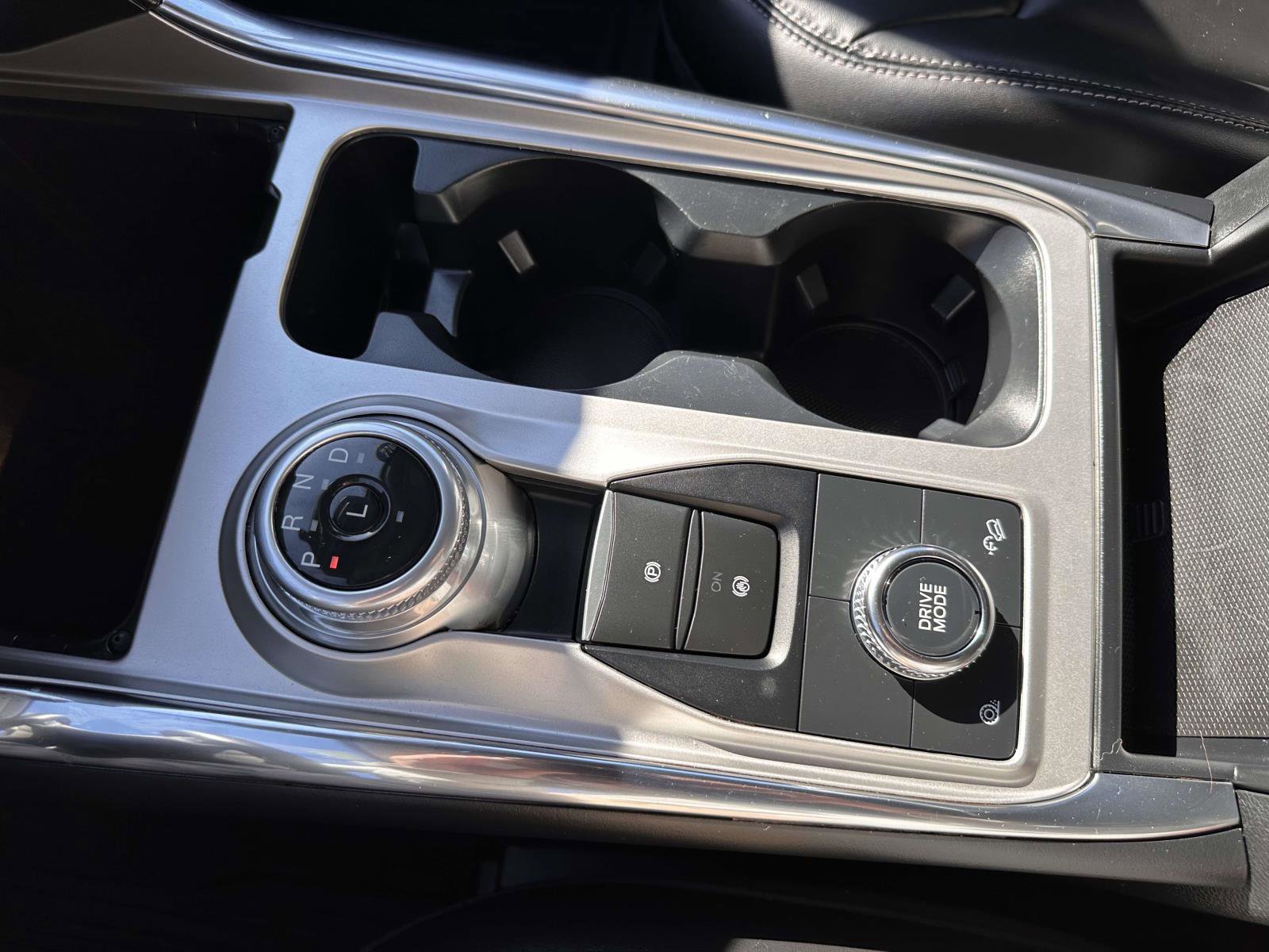 Certified 2022 Ford Explorer XLT w/ Equipment Group 202A image 27