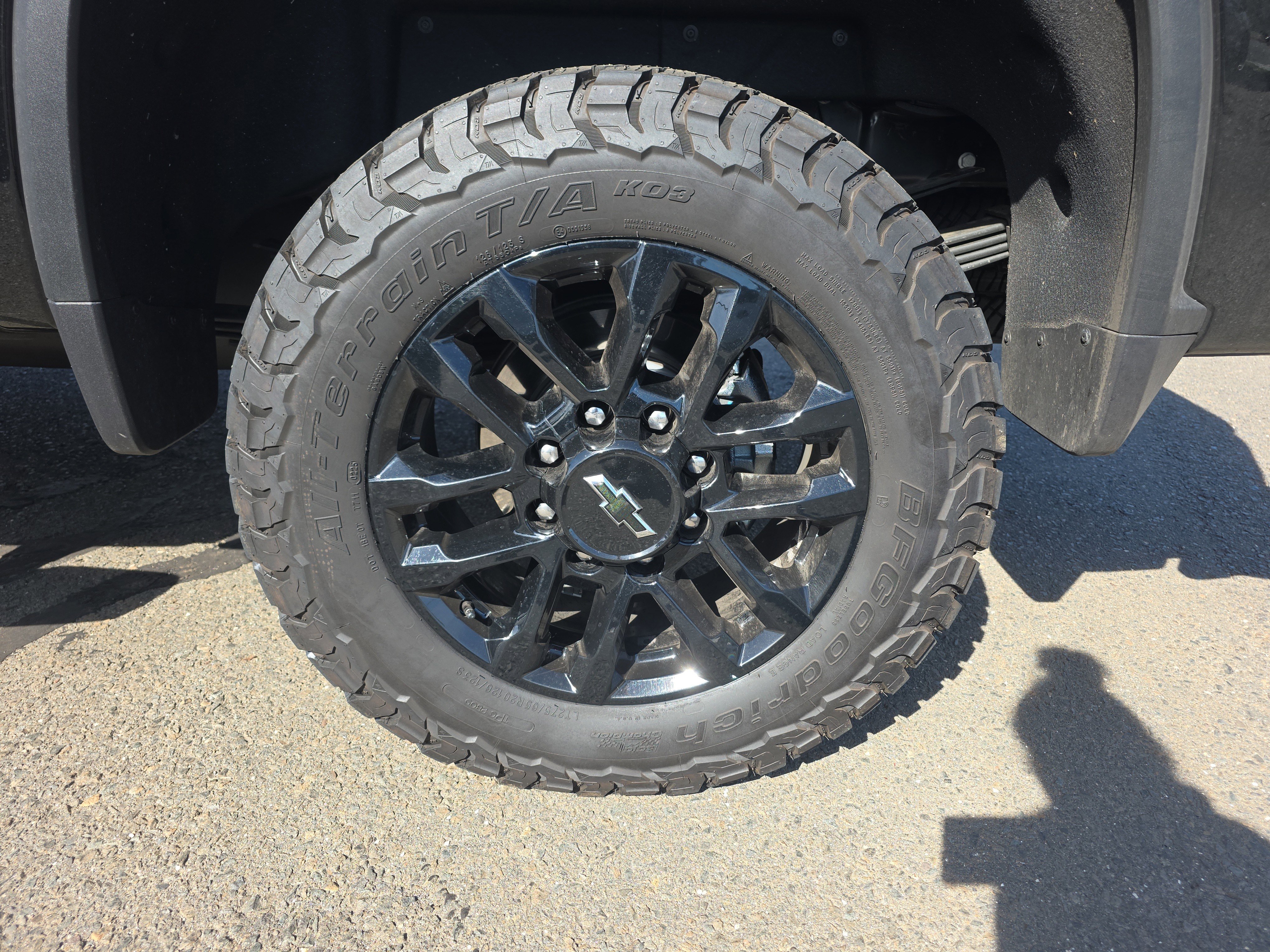 Used 2025 Chevrolet Silverado 3500 LTZ w/ LTZ Plus Package image 12