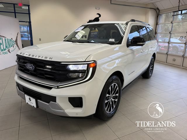 Certified 2025 Ford Expedition Platinum AWD/4WD image 4