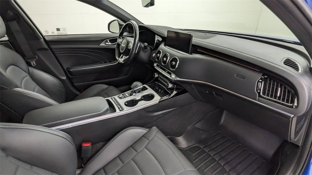 Used 2023 Kia Stinger GT2 image 40