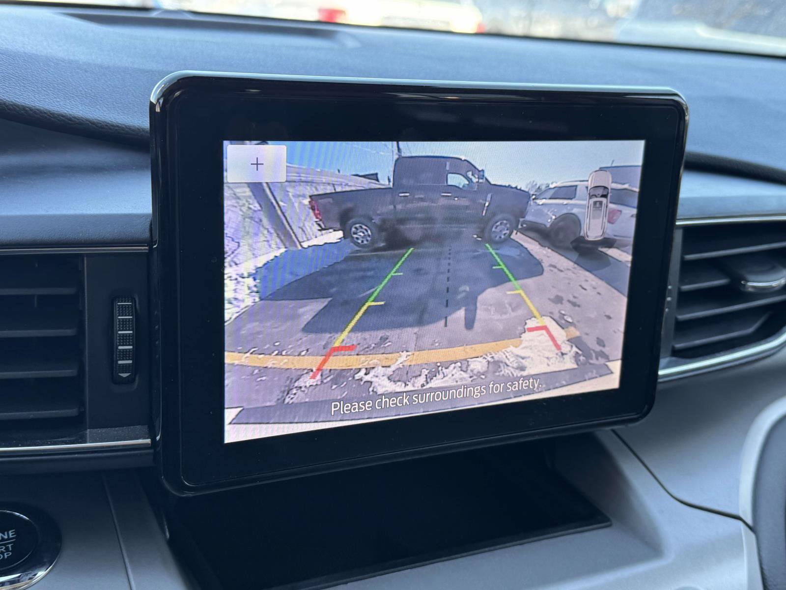 Certified 2022 Ford Explorer XLT w/ Equipment Group 202A image 23