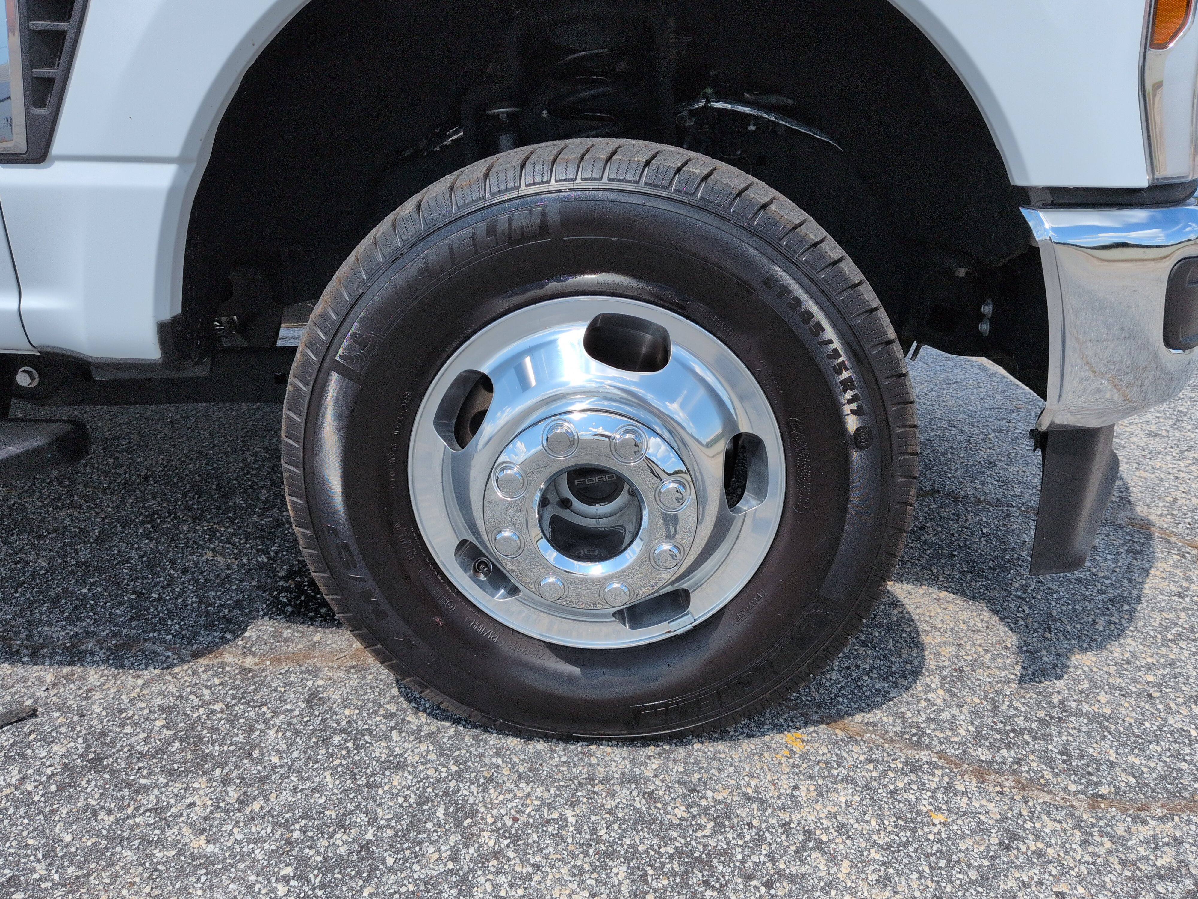 Certified 2025 Ford F350 XL w/ XL Chrome Package AWD/4WD image 9