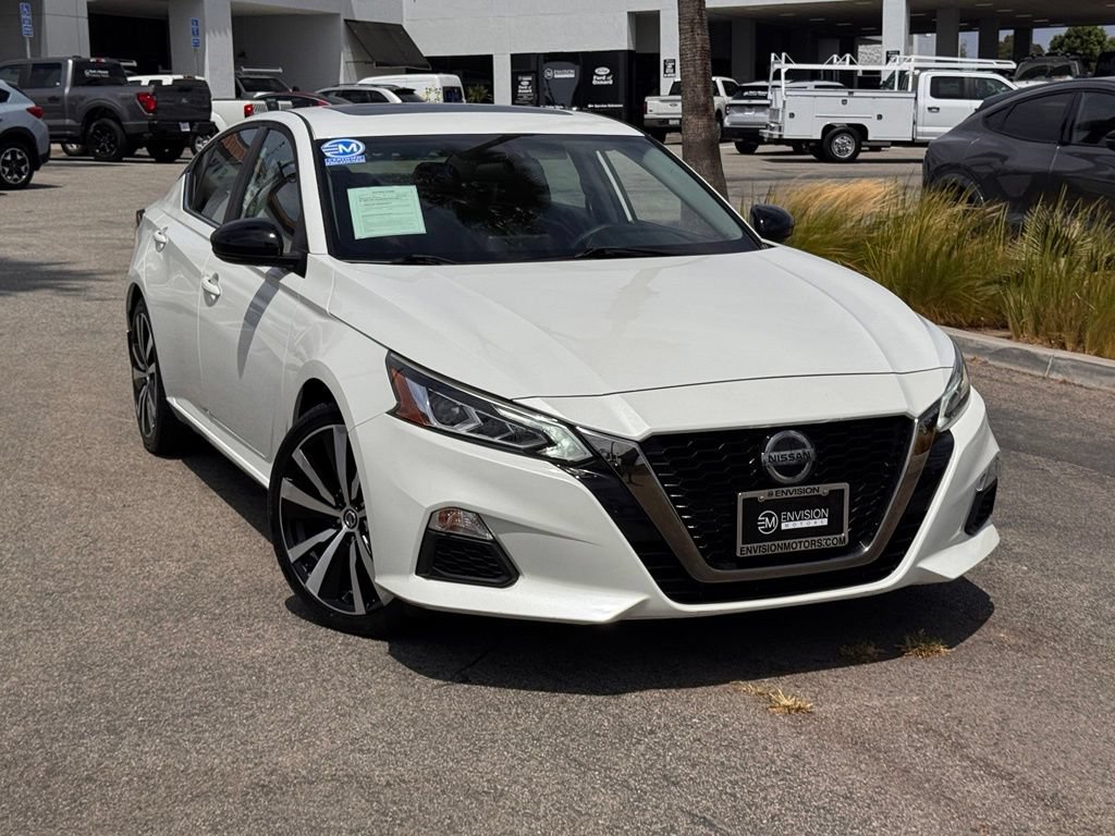 Used 2019 Nissan Altima 2.5 SR w/ SR Premium Package FWD image 2