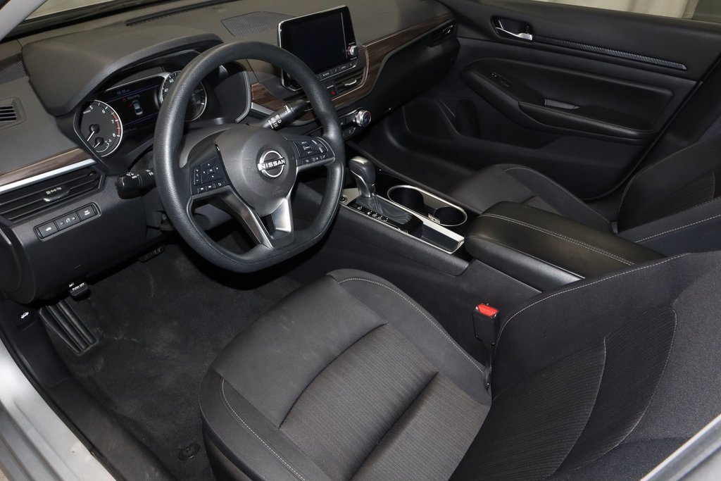 Used 2024 Nissan Altima 2.5 SV image 24