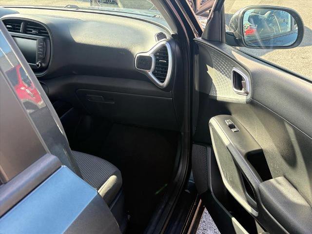 Used 2024 Kia Soul LX w/ Option Group 015 image 22
