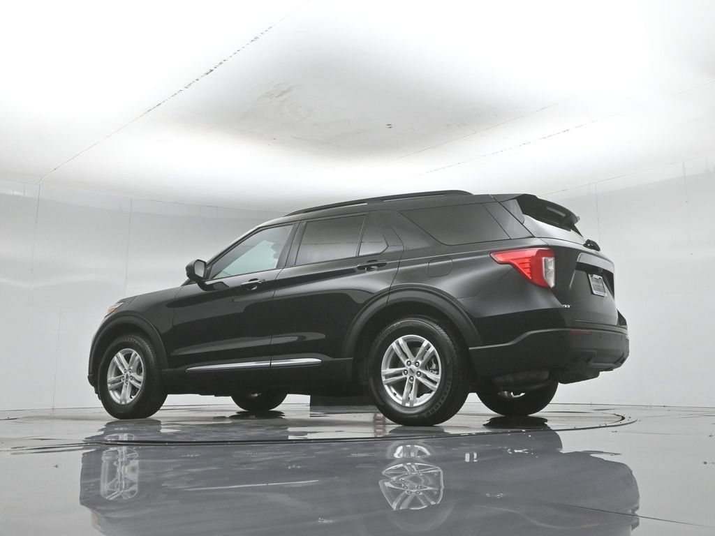 Certified 2024 Ford Explorer XLT RWD image 47