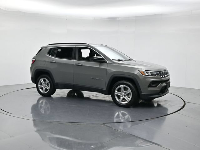 Used 2024 Jeep Compass Latitude AWD/4WD video 3