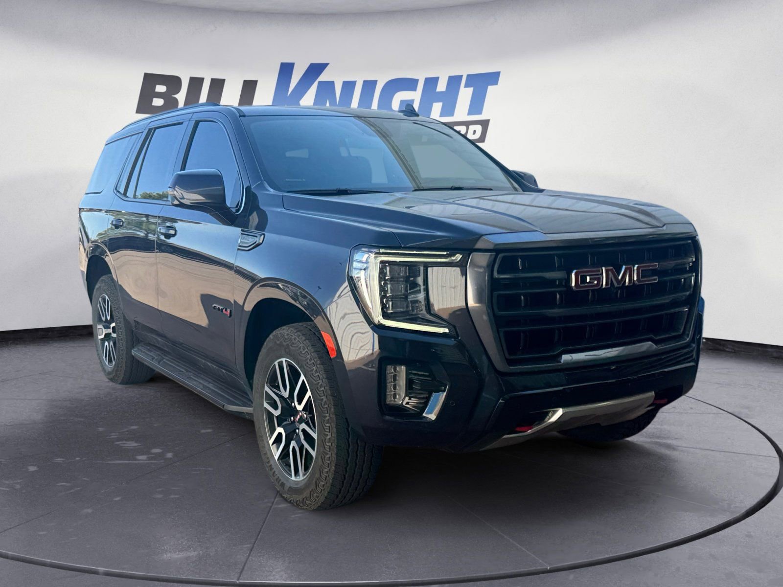 Used 2024 GMC Yukon AT4 w/ Technology Package AWD/4WD image 7