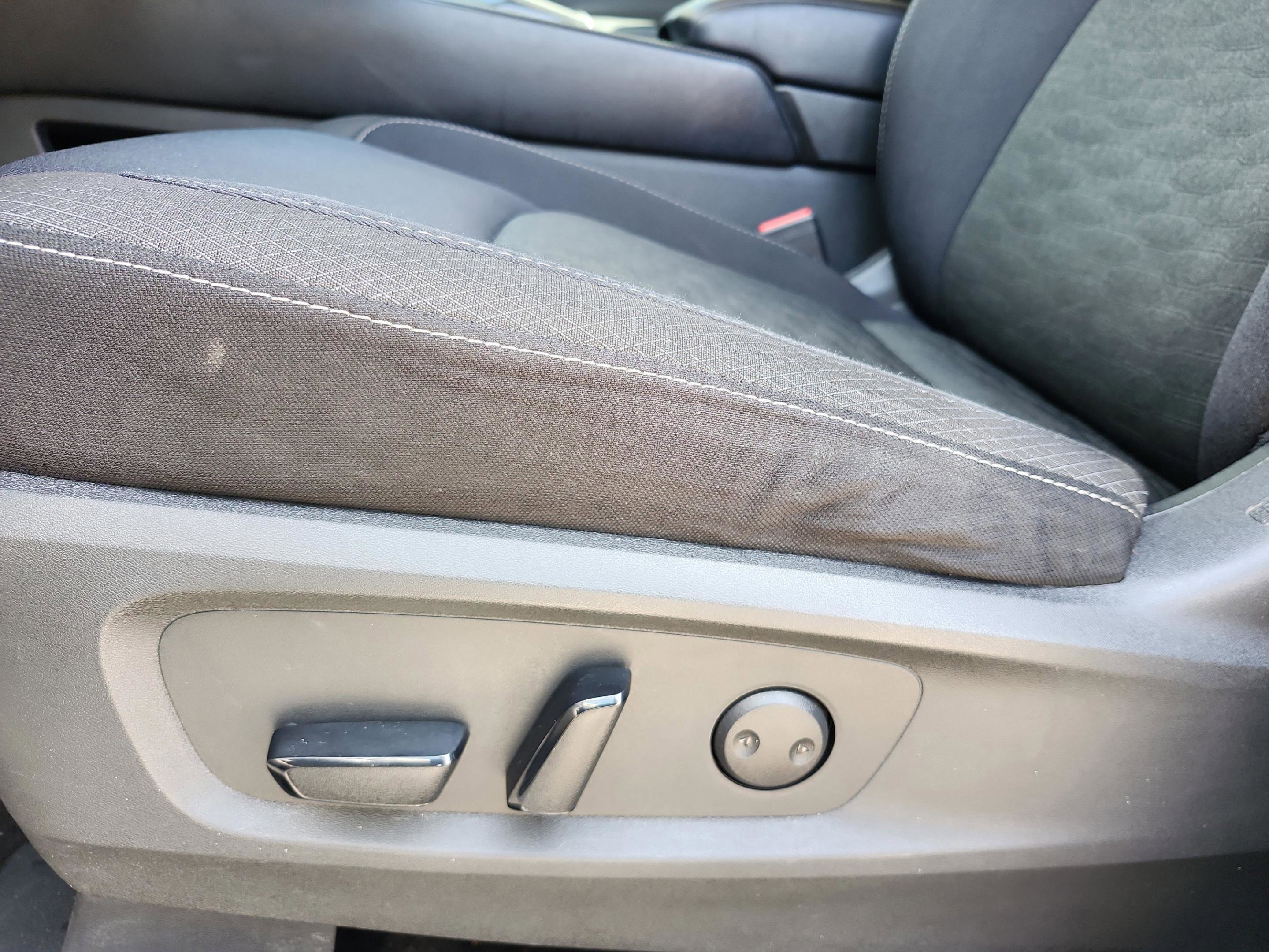 Used 2023 Nissan Pathfinder SV image 16