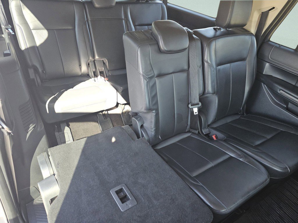 Certified 2023 Ford Expedition Max XLT image 11