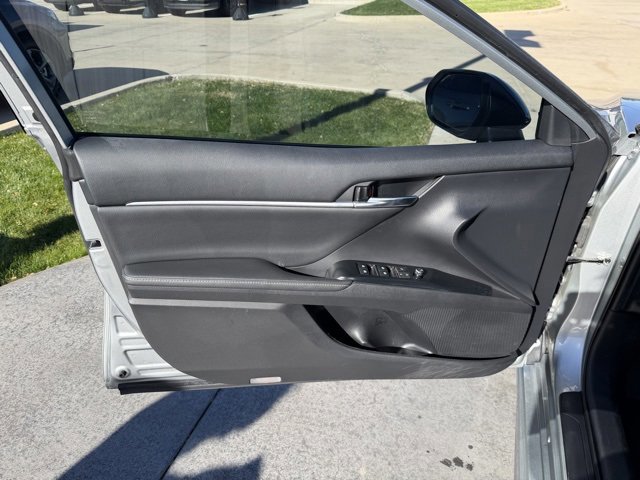 Used 2020 Toyota Camry XSE image 7