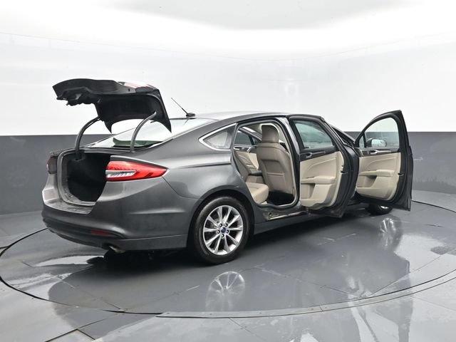 Certified 2017 Ford Fusion SE FWD image 31