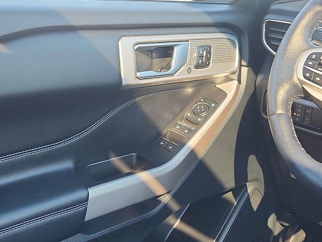 Certified 2023 Ford Explorer Limited w/ Equipment Group 301A AWD/4WD image 11