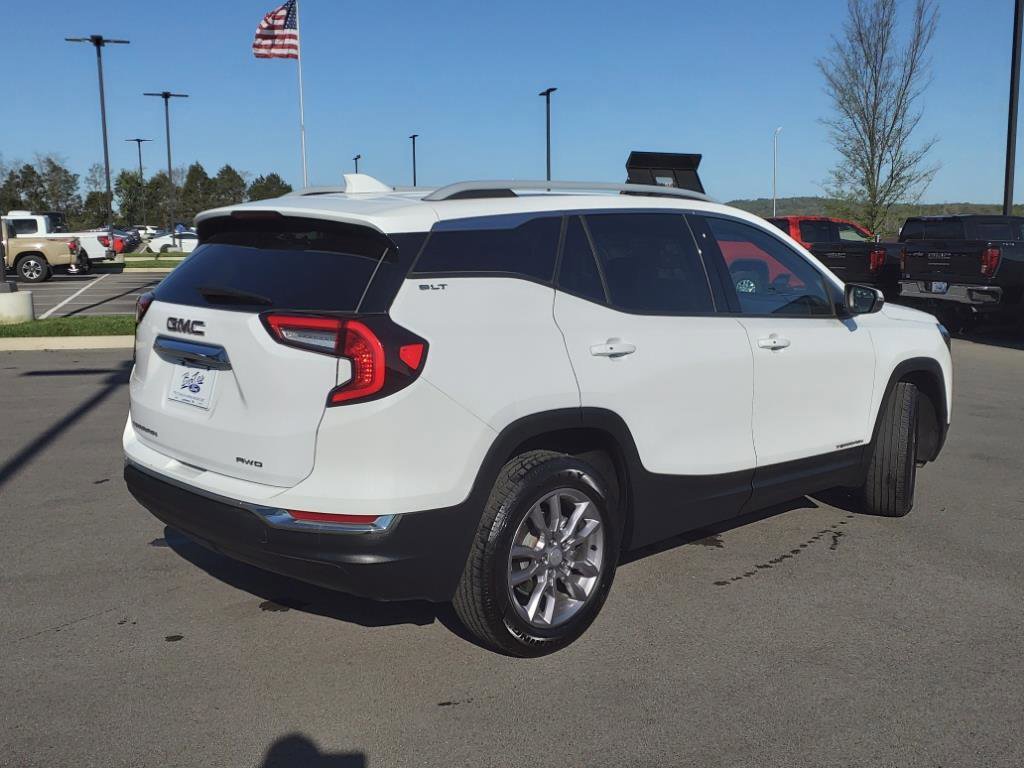 Used 2023 GMC Terrain SLT image 5