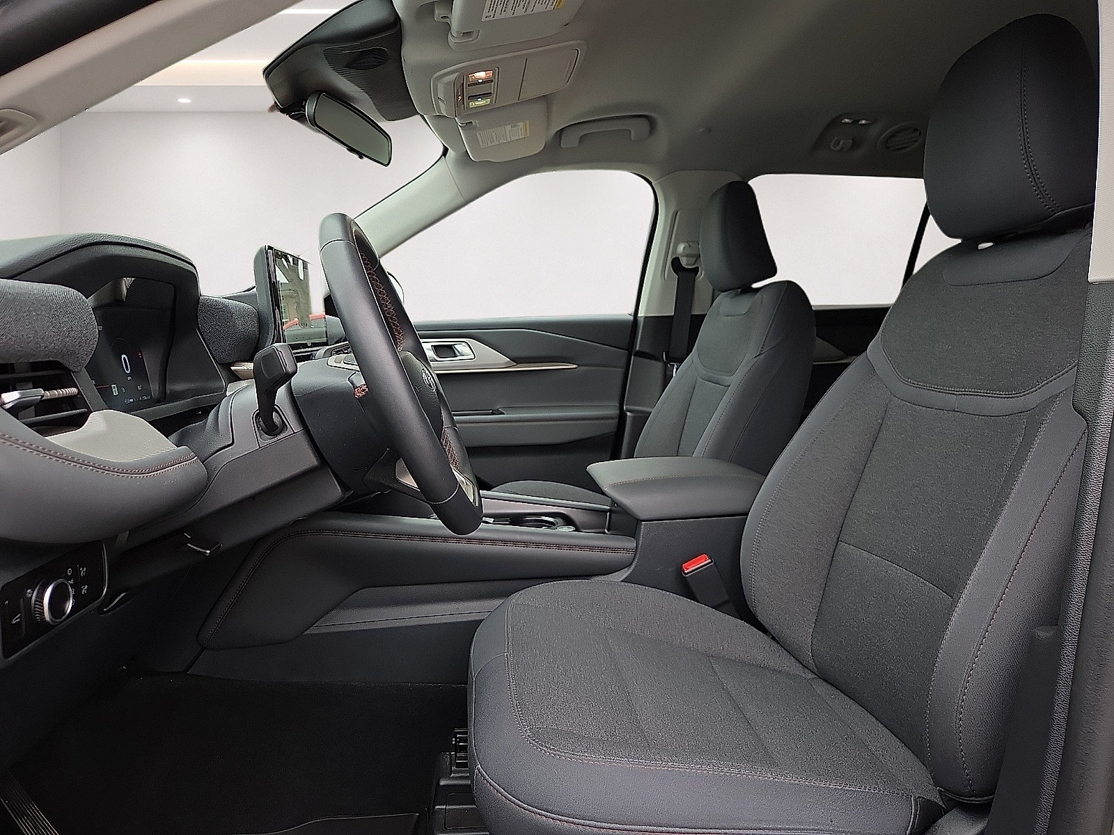 Certified 2025 Ford Explorer Active RWD image 15