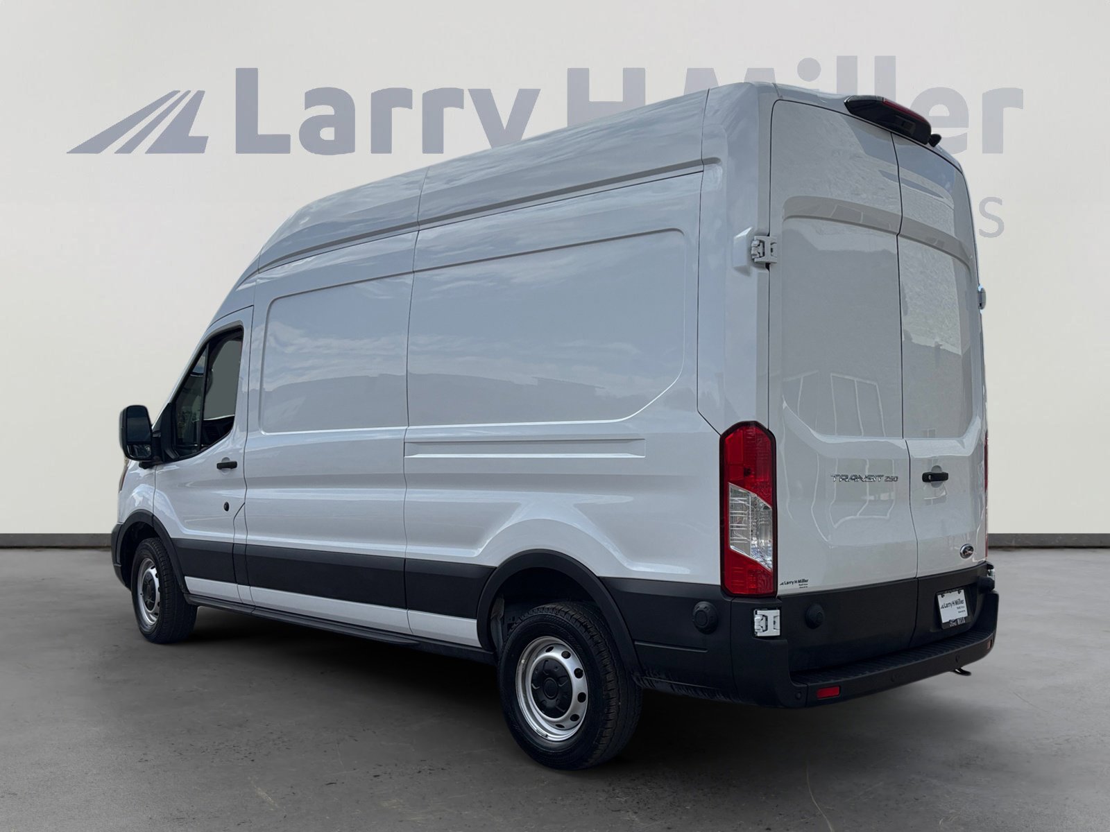 Certified 2025 Ford Transit 250 148 High Roof image 3