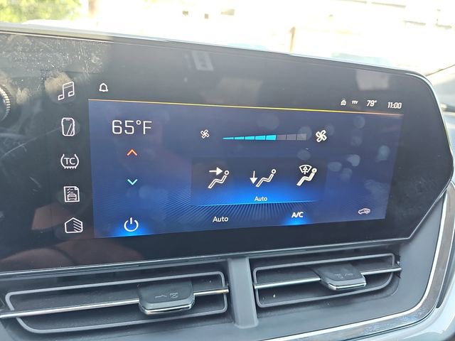 Used 2025 Chevrolet Trax LT w/ LT Convenience Package FWD image 50
