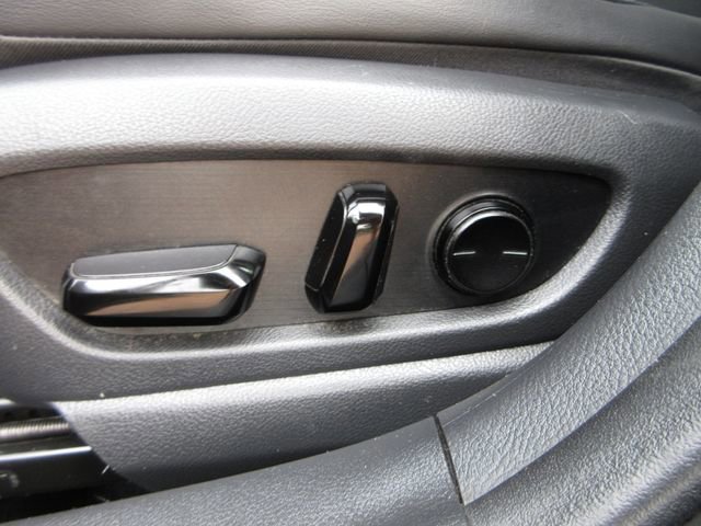 Used 2022 Lexus UX 200 w/ Accessory Package (Z1) image 13