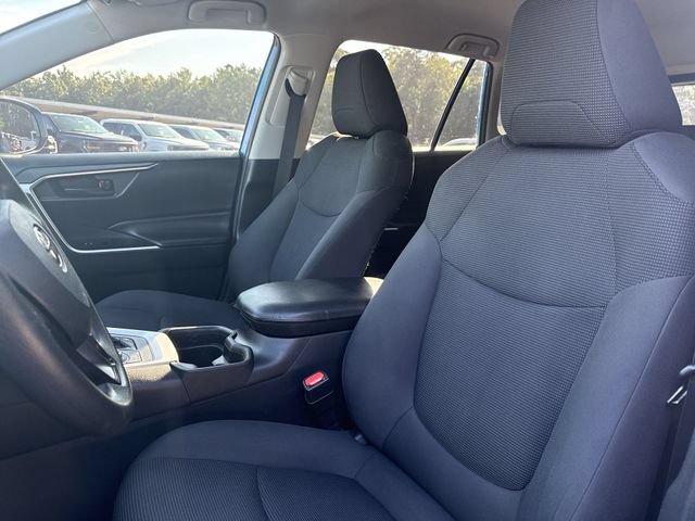 Used 2019 Toyota RAV4 LE w/ Carpet Mat Package AWD/4WD image 11