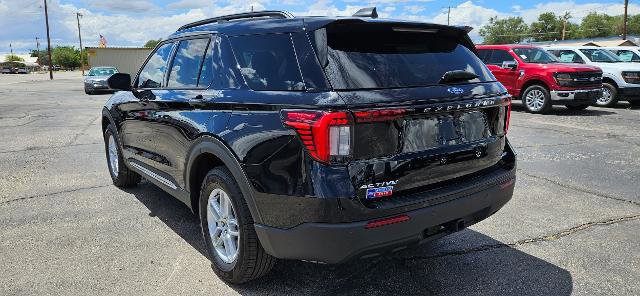 Certified 2025 Ford Explorer Active AWD/4WD image 3