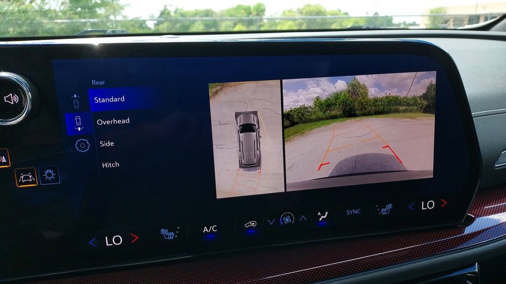 Used 2025 Chevrolet Traverse Z71 w/ Driver Confidence Package image 26