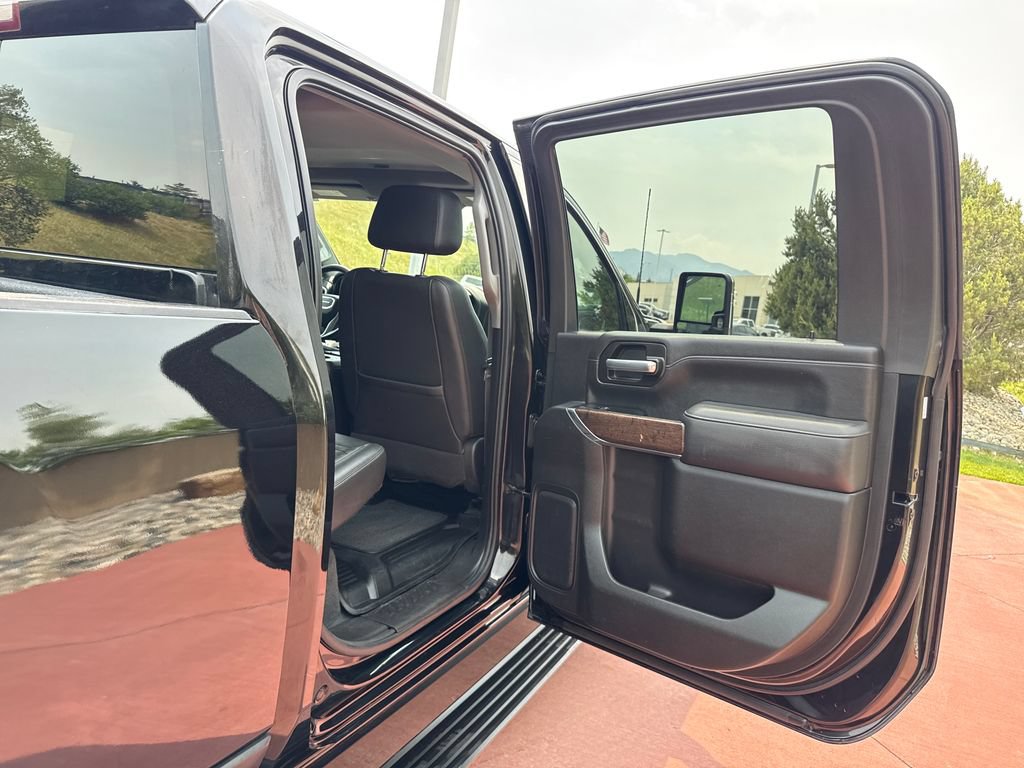Used 2021 GMC Sierra 2500 Denali w/ Denali Black Diamond Edition AWD/4WD image 22