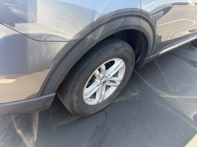 Certified 2023 Ford Explorer XLT w/ Equipment Group 202A AWD/4WD image 5