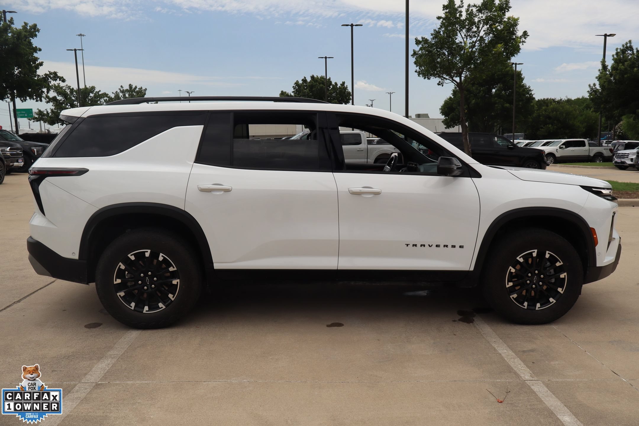 Used 2024 Chevrolet Traverse Z71 w/ Enhanced Driving Package AWD/4WD image 2