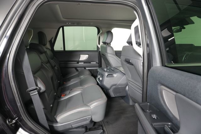 Certified 2025 Ford Expedition Active AWD/4WD image 30