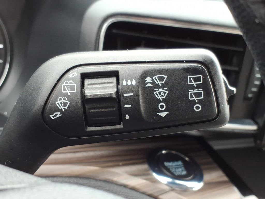 Certified 2022 Ford Explorer Limited w/ Equipment Group 301A image 25