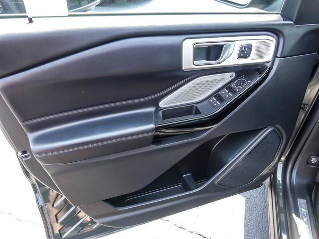 Certified 2022 Ford Explorer Platinum w/ Equipment Group 601A image 30