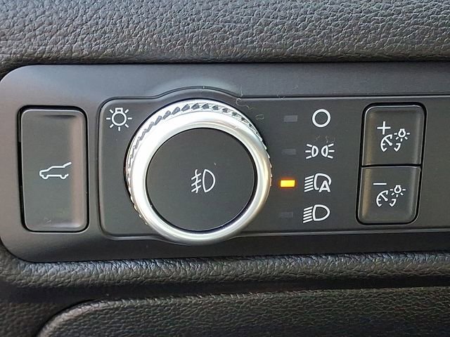 Certified 2022 Ford Explorer XLT w/ Equipment Group 202A AWD/4WD image 23